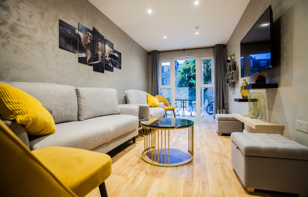 Business House photo 1