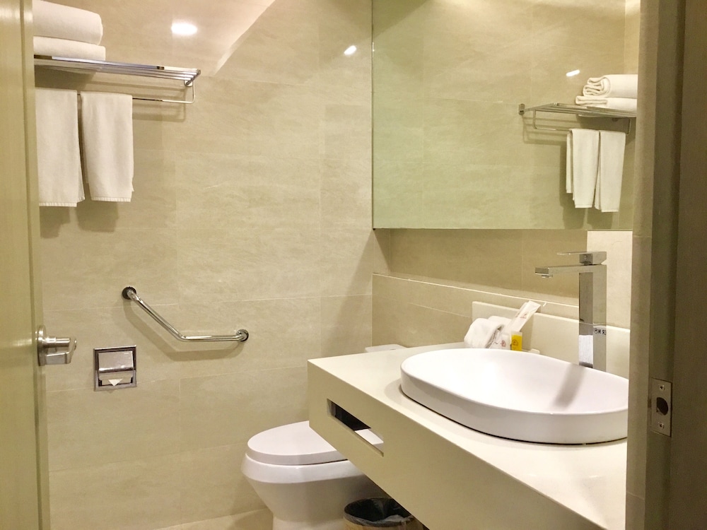 Newly Renovated Deluxe Room - Photo 3