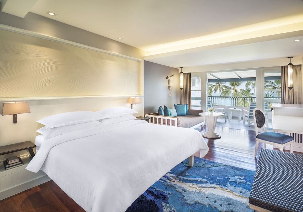 Room, 1 King Bed, Balcony - Photo 3
