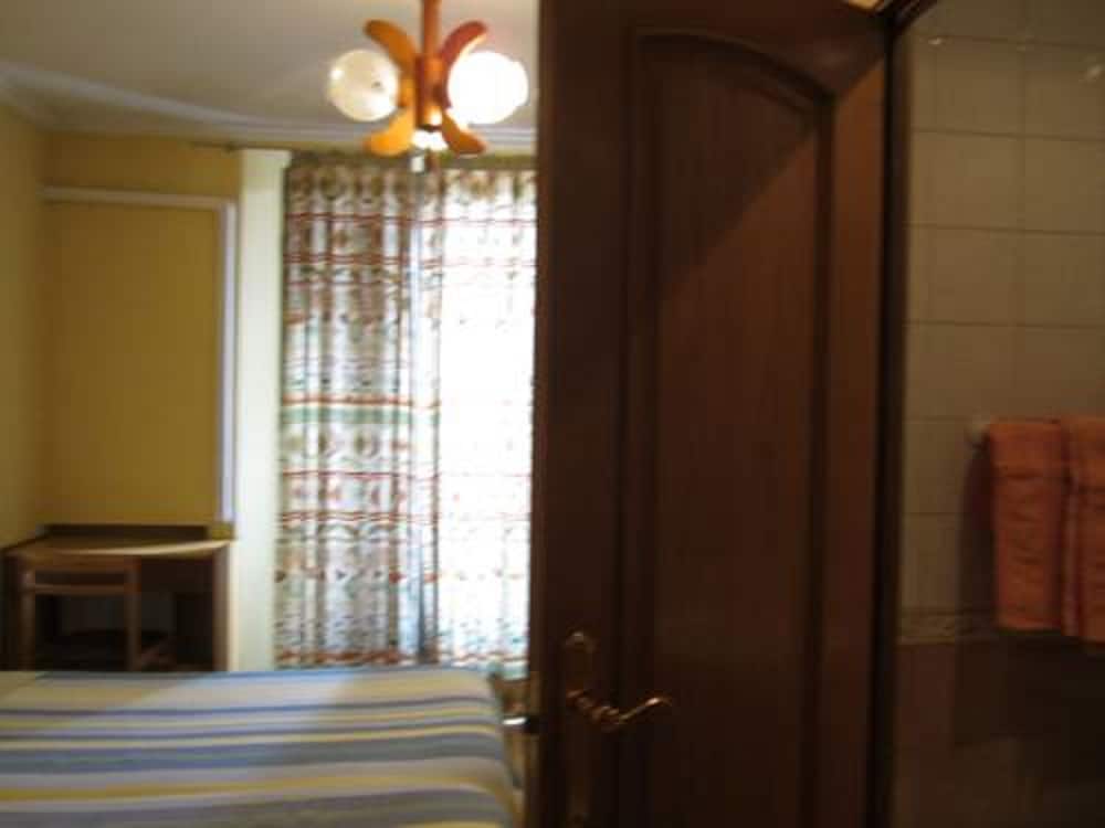 Triple Room, Private Bathroom photo 2