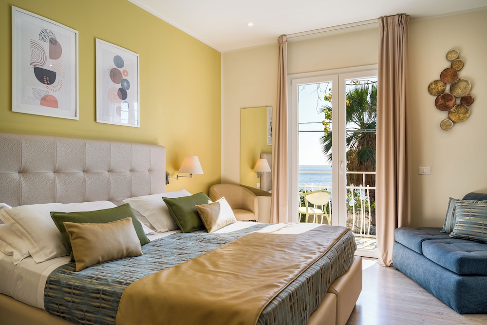 Superior Double or Twin Room with Sea View