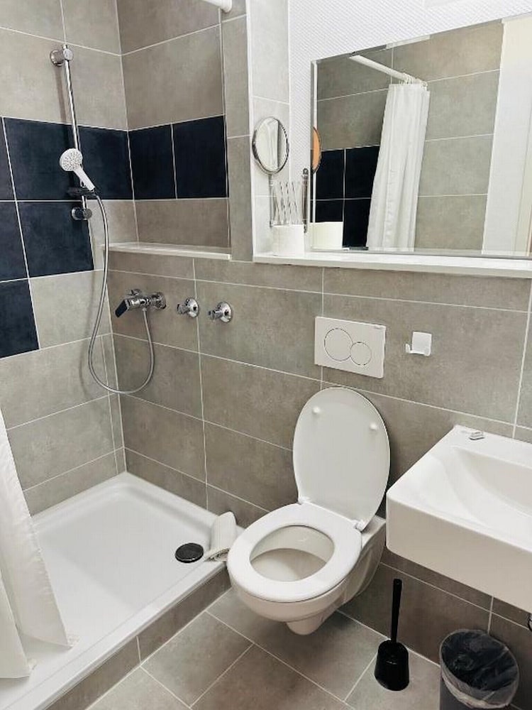 Comfort Single Room, Private Bathroom