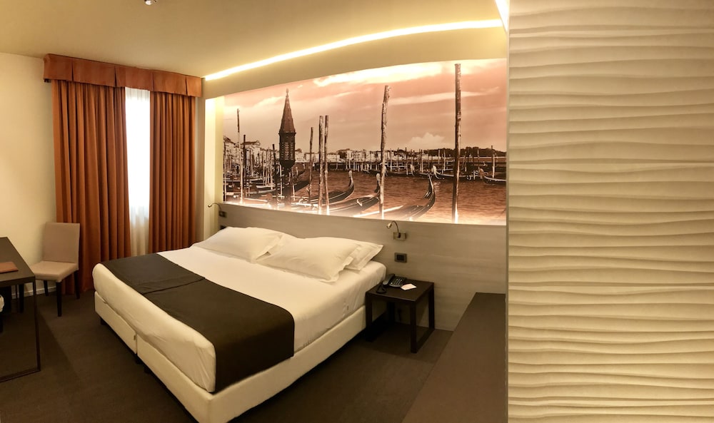 Superior Double or Twin Room - Photo 6
