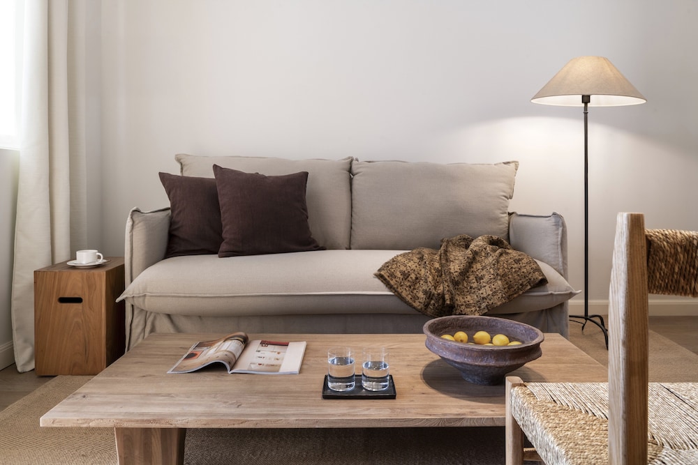 Suite, 2 Bedrooms, Courtyard View