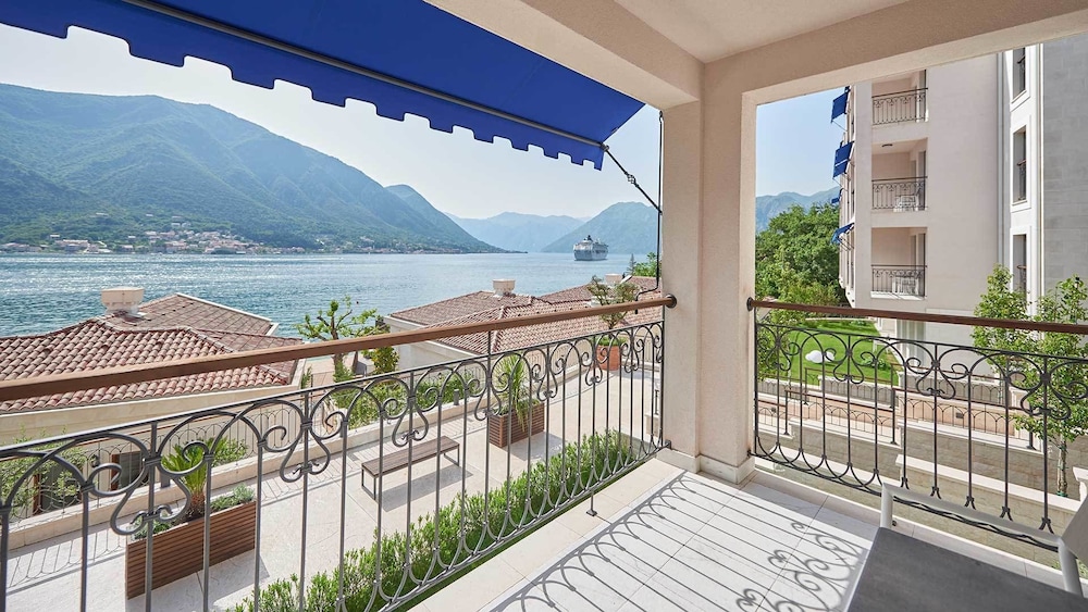 Deluxe Double Room, Sea View photo 3