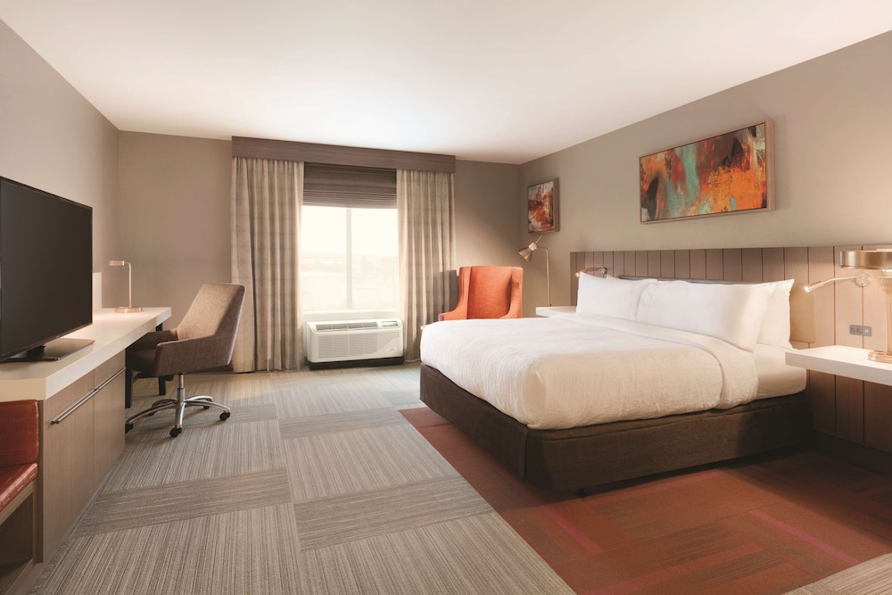 Room, 1 King Bed, Accessible, Non Smoking (Hearing) photo 2