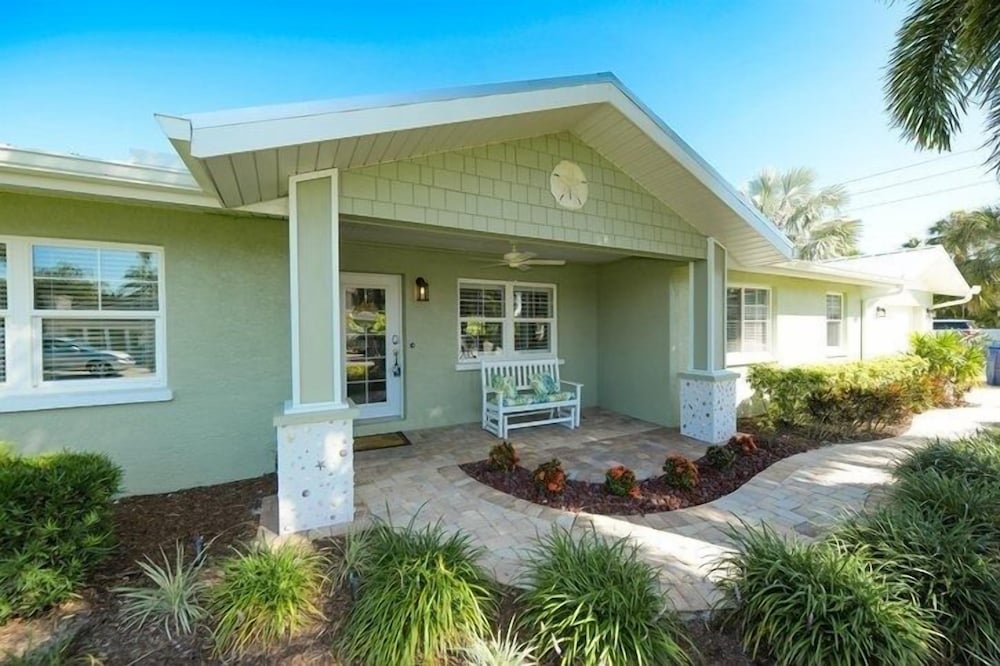 House, 4 Bedrooms photo 2