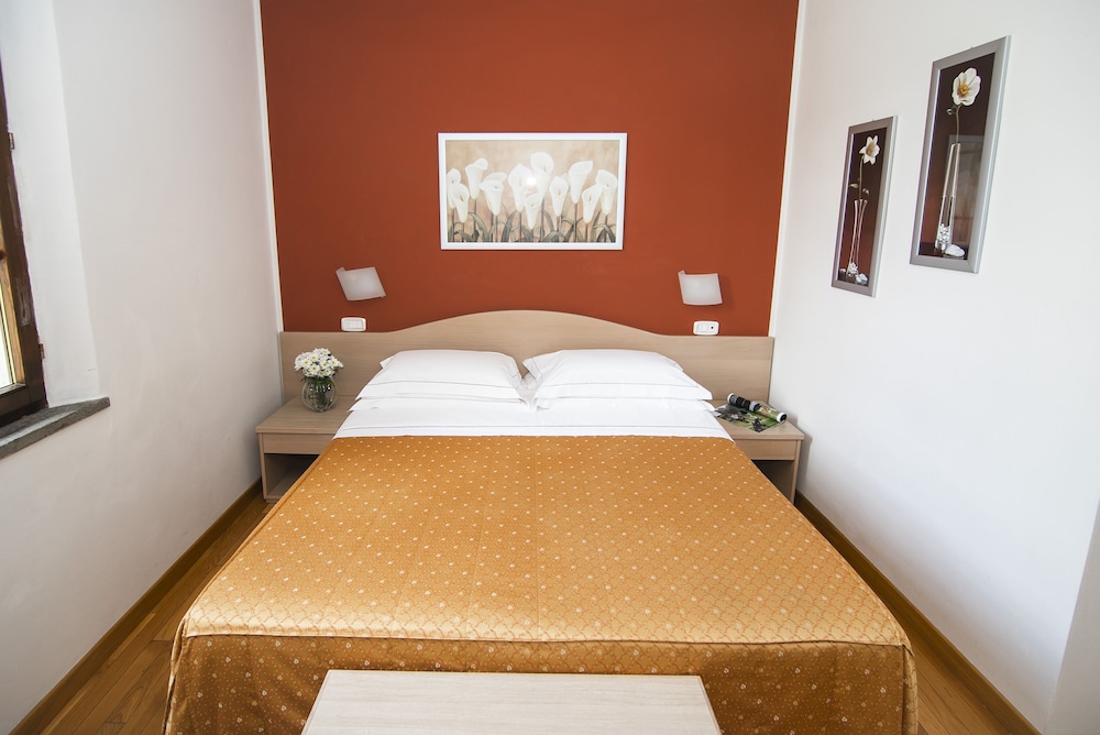 Basic Triple Room - Photo 1