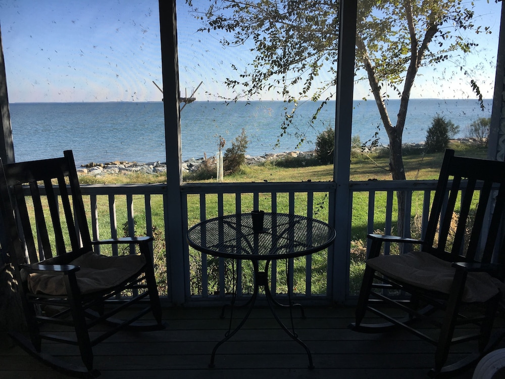 Cottage, Terrace, River View photo 2
