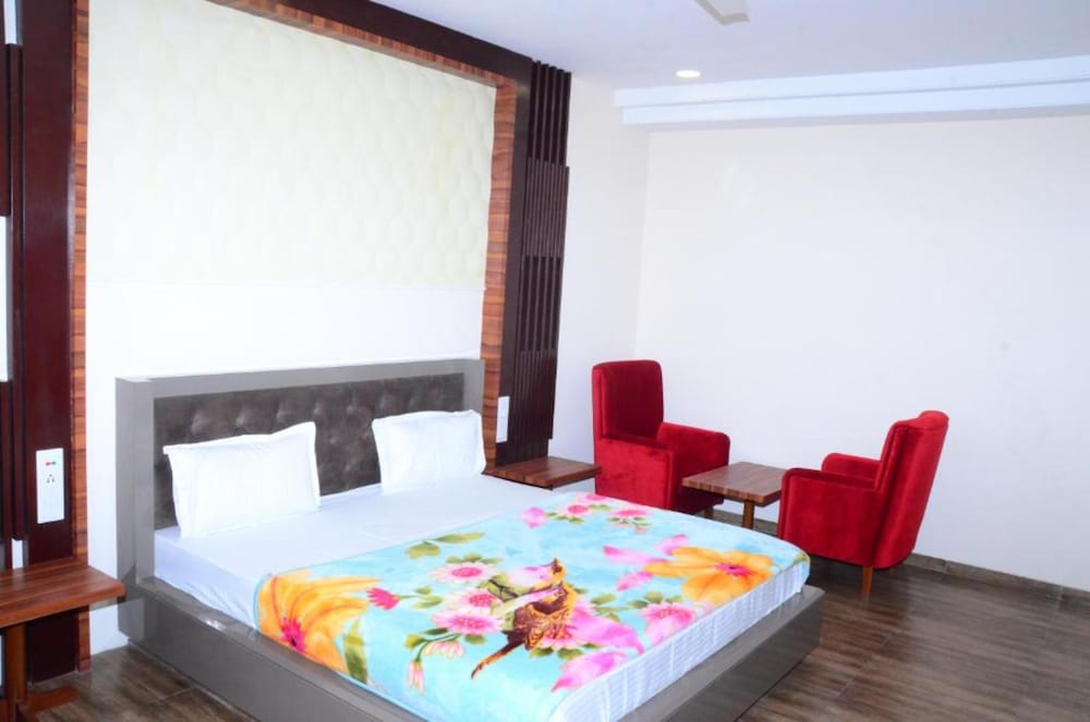 Superior Double Room, City View