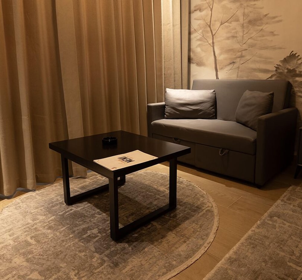 Junior Suite, 1 King Bed with Sofa bed photo 2
