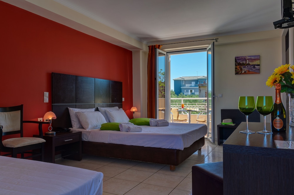 Triple Room - Photo 1