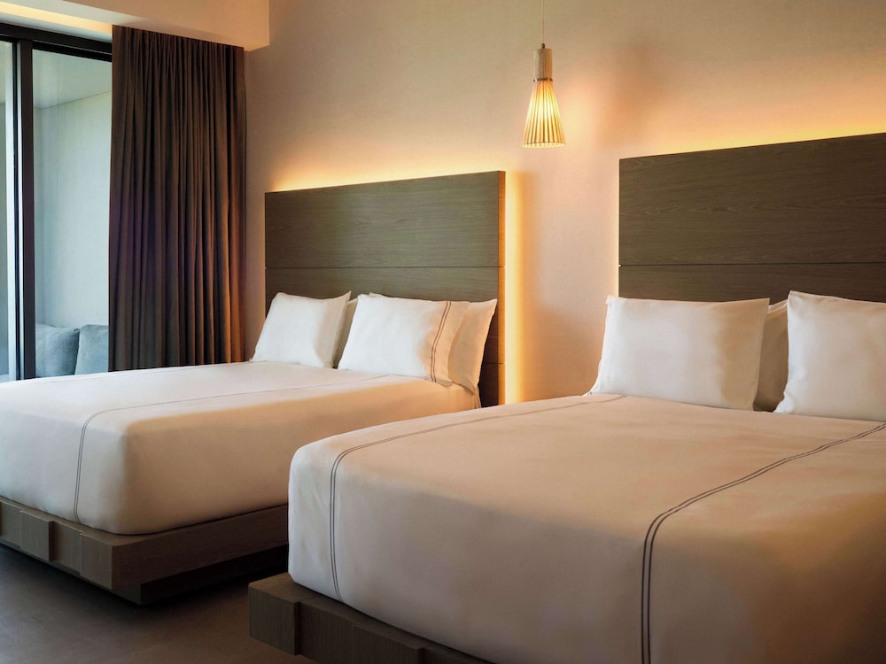 SLS Elite Queen Room with Two Queen Beds