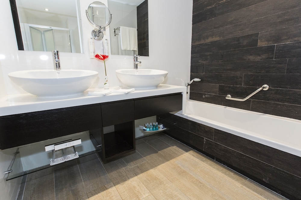 Superior Double Room, Partial Sea View