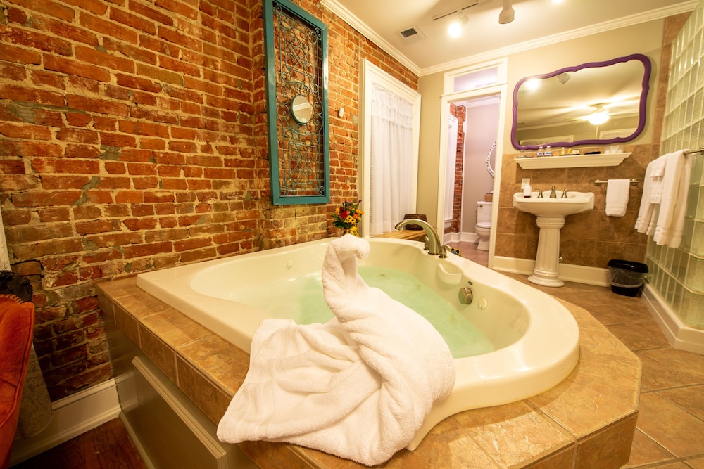 Col. Park Suite photo 2