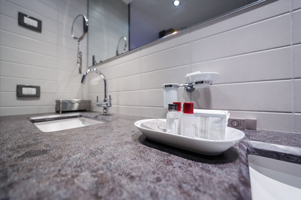 Luxury Suite - Photo 1