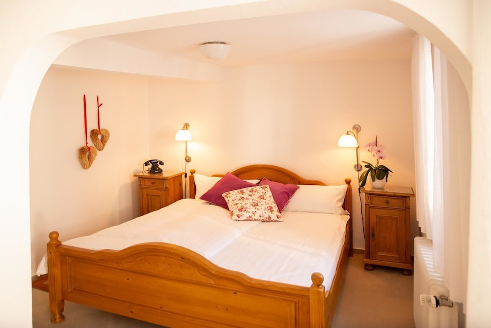 Double Room, 1 Queen Bed, Non Smoking photo 2