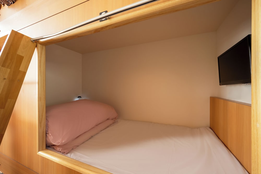 Shared Dormitory Women Only photo 1