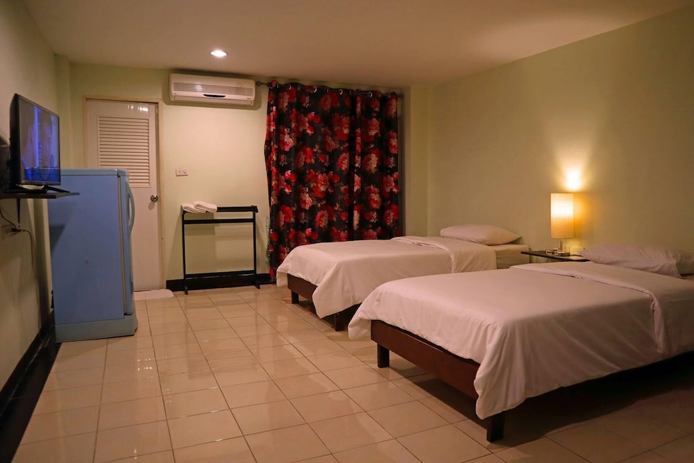 Standard Room / Twin Bed photo 3