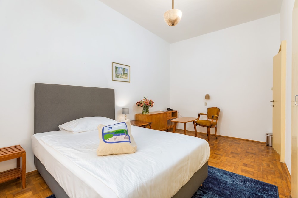 Single Room, Sea View