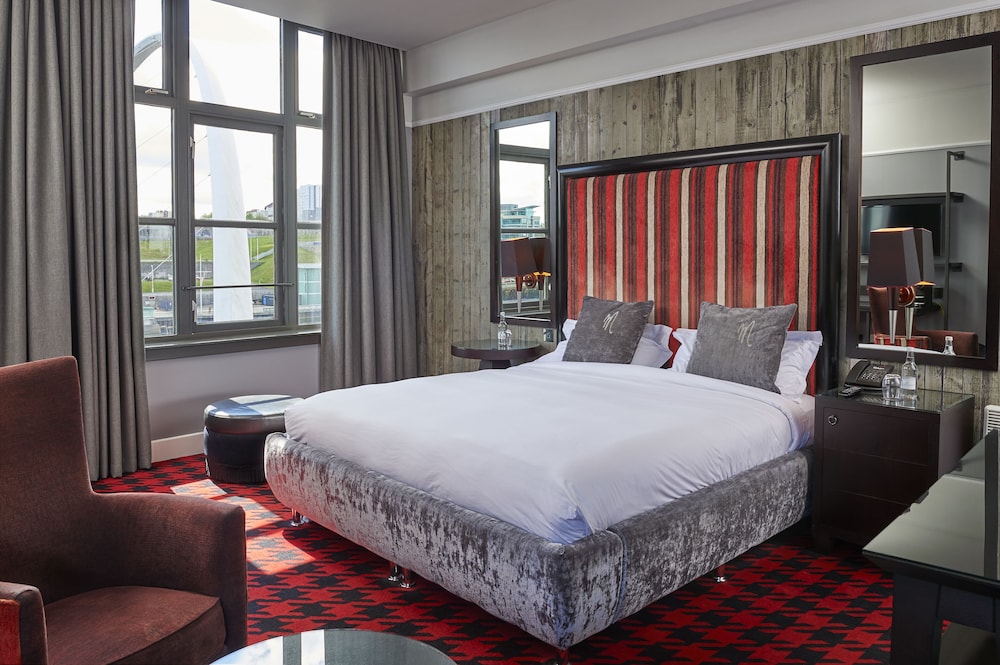 Club Deluxe Bridge View - Photo 1