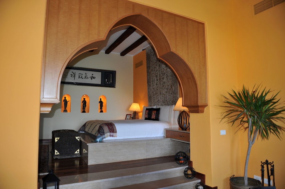 Panoramic Suite, 1 King Bed photo 2
