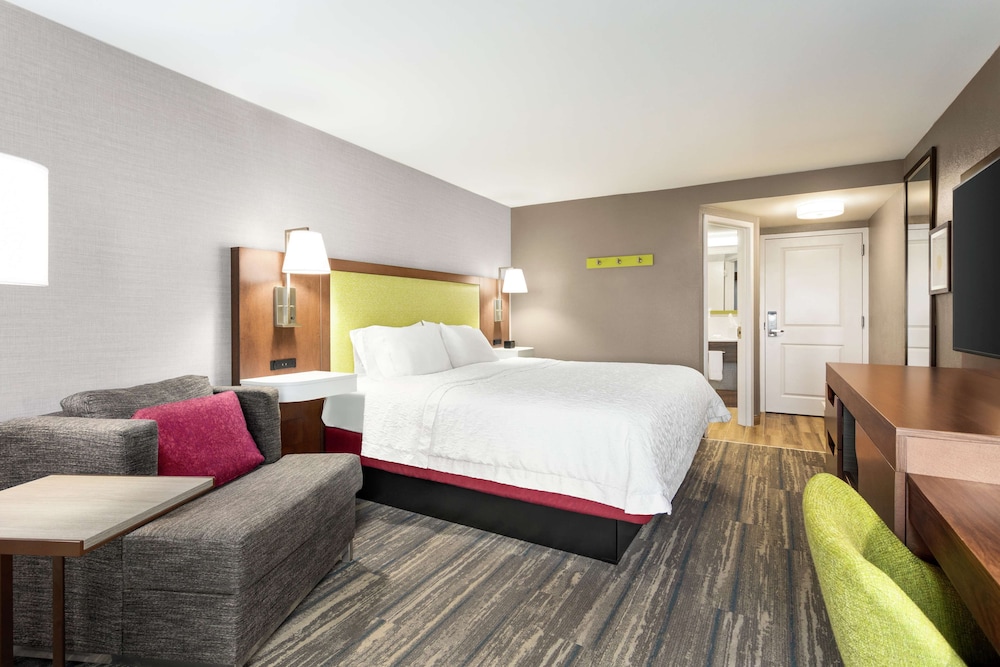 Standard Room, 1 King Bed photo 1