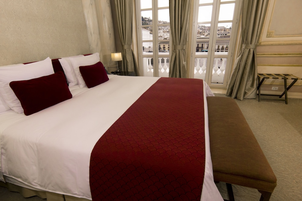 Superior Room, 1 King Bed photo 2