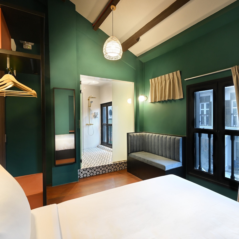 Deluxe Double Room, 1 Queen Bed, Ensuite, City View photo 1
