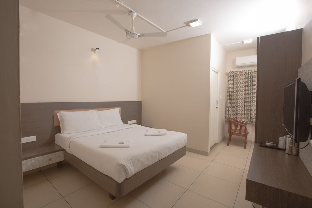 Standard Single Room, 1 Queen Bed