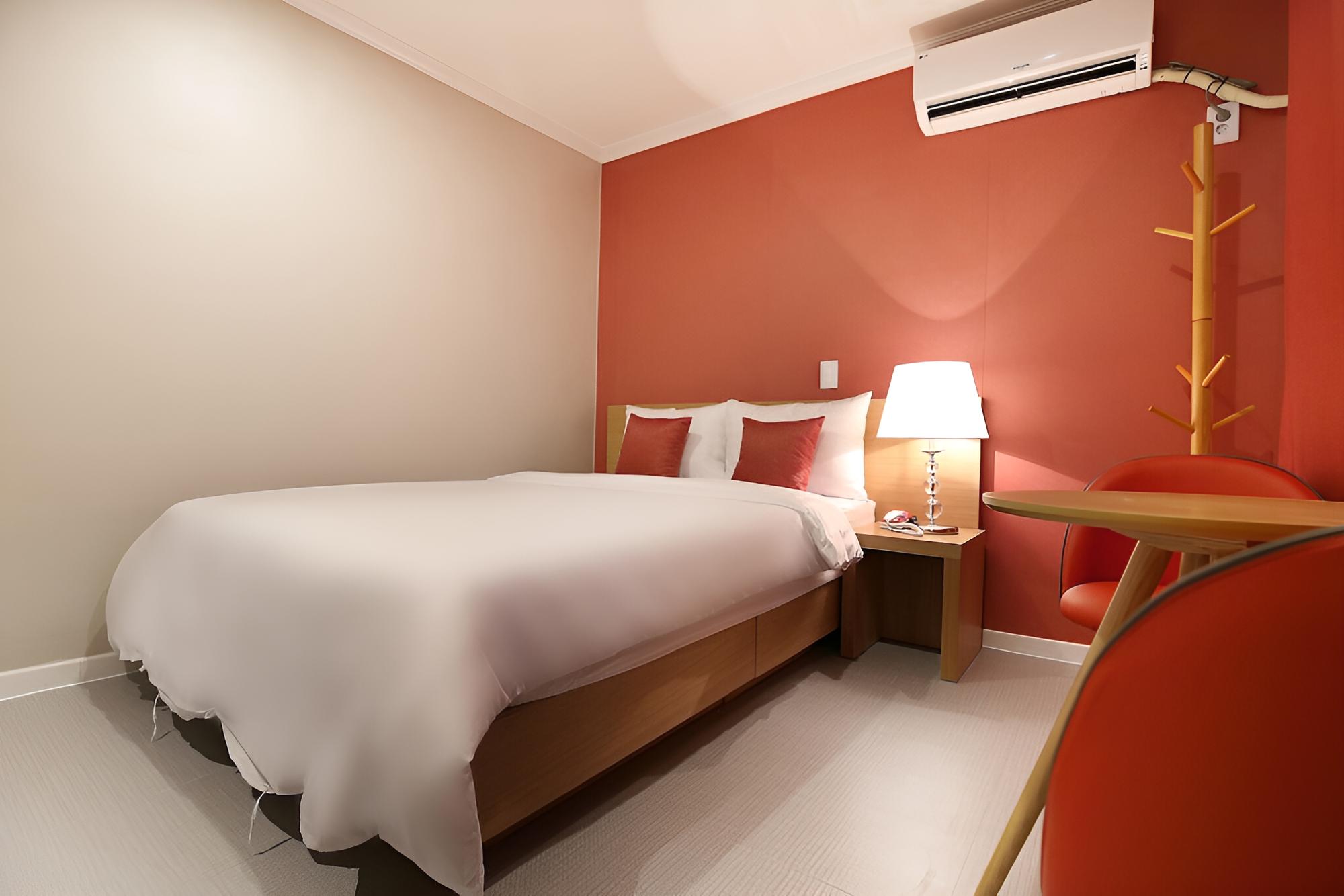 Room (Standard Room) - Photo 1