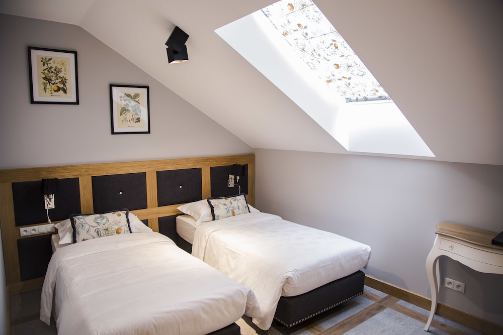 Standard Twin Room, 2 Twin Beds (Dom Ogrodnika) photo 3
