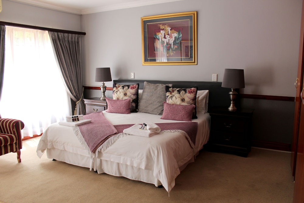Luxury Room (Leopard)