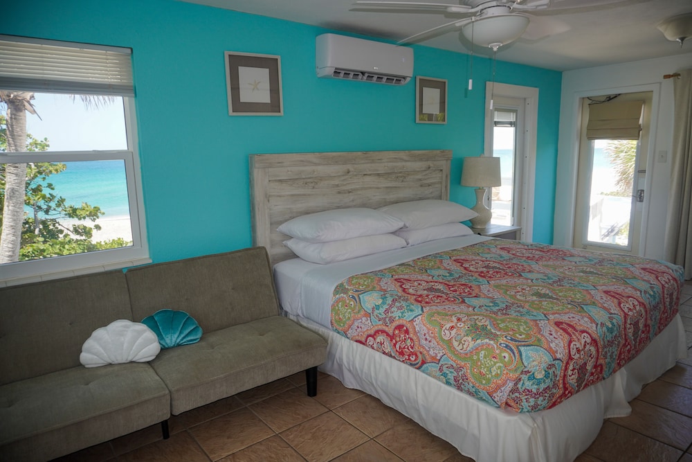 King Waterview with Private Balcony, No Pets Allowed photo 1