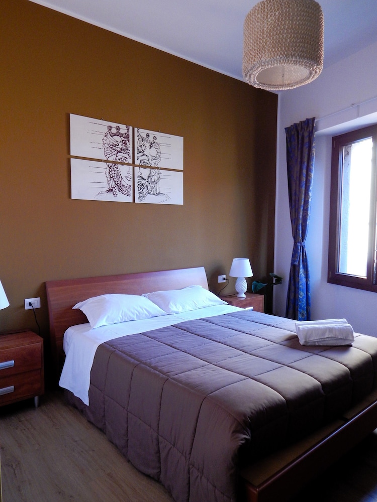 Double Room - Photo 2