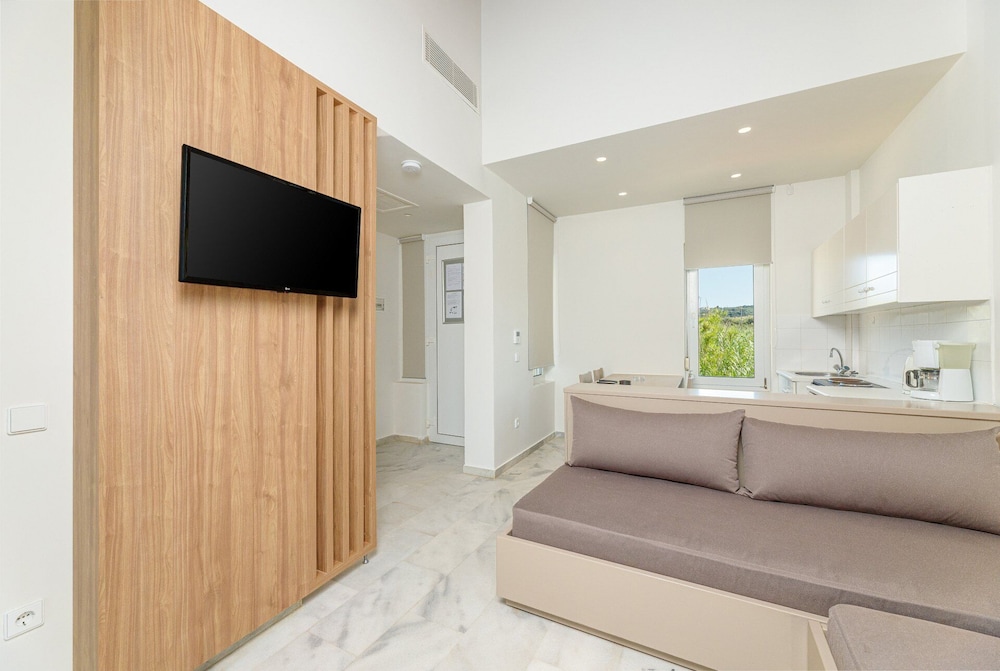 Family Apartment - Photo 12