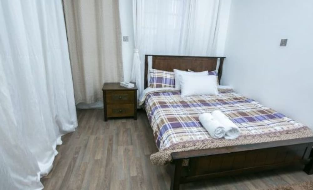 House, Multiple Bedrooms photo 1