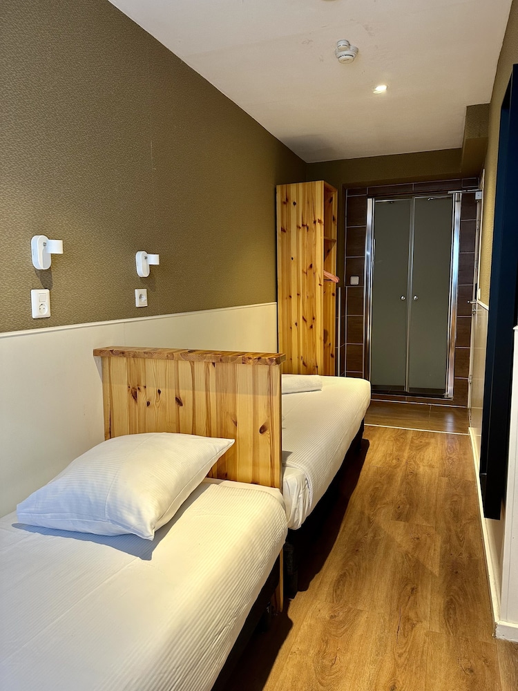 Economy Room photo 2