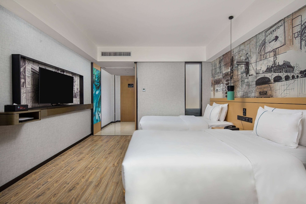 Business Room, 2 Twin Beds, Non Smoking, Mountain View photo 1