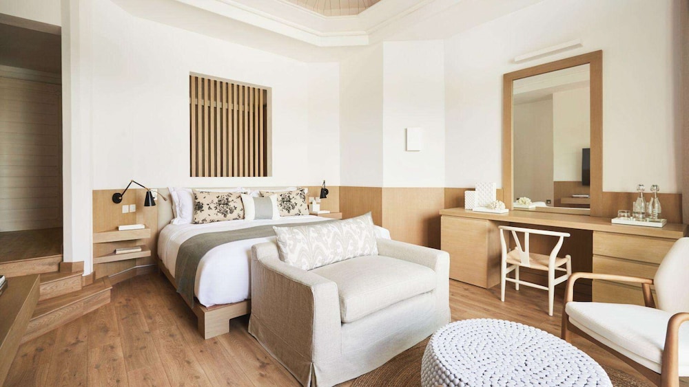 LUX* VILLA (300 sqm) photo 3