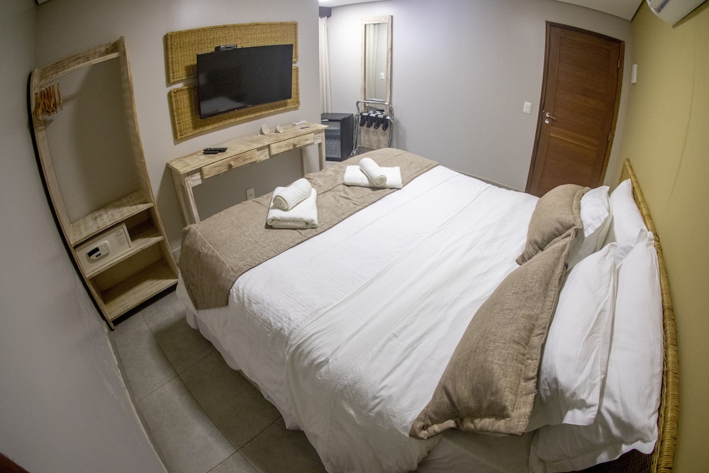 Master suite photo 2