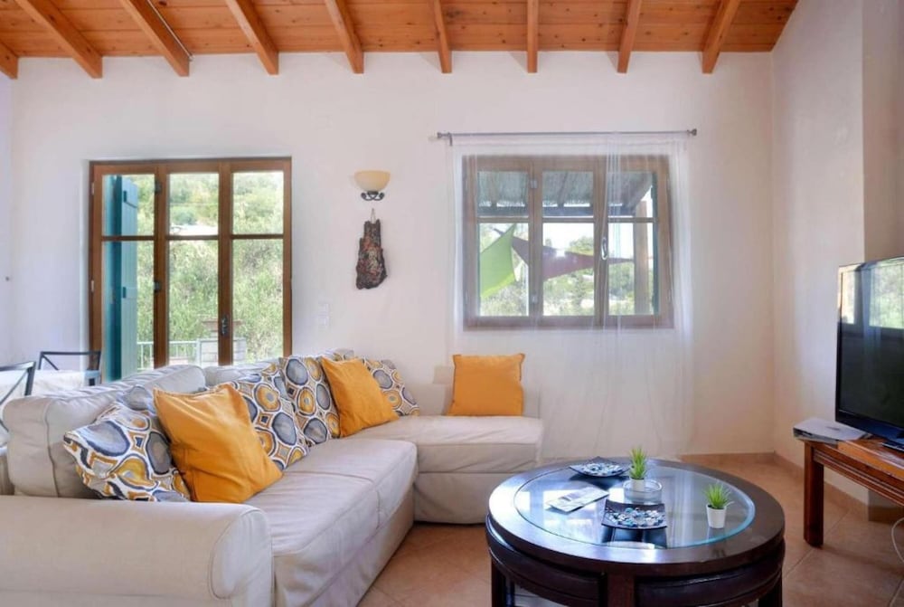 Villa photo 1