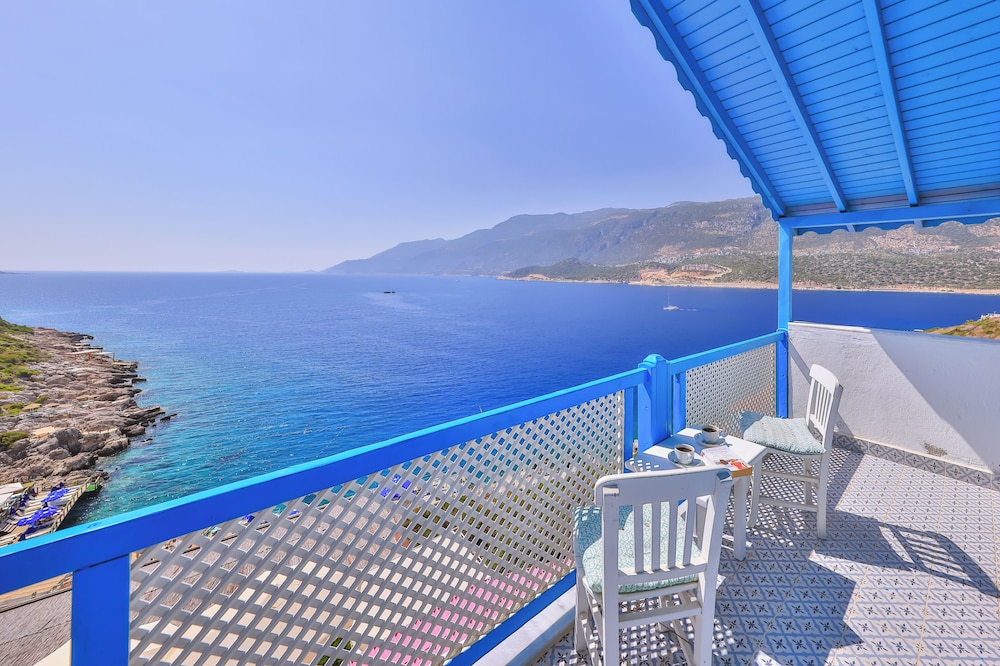 Panoramic Room, 1 Double Bed, Balcony, Sea View photo 2