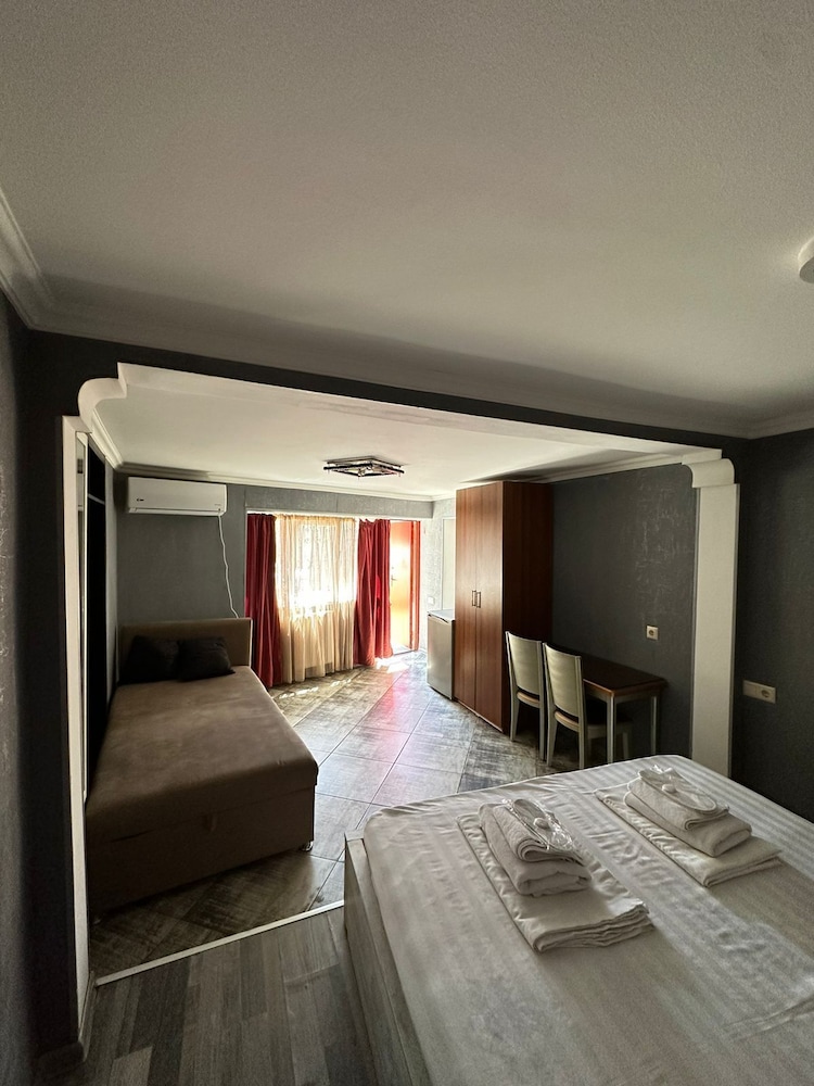 Classic Triple Room photo 2