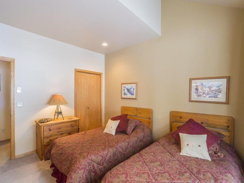 House, 3 Bedrooms photo 2