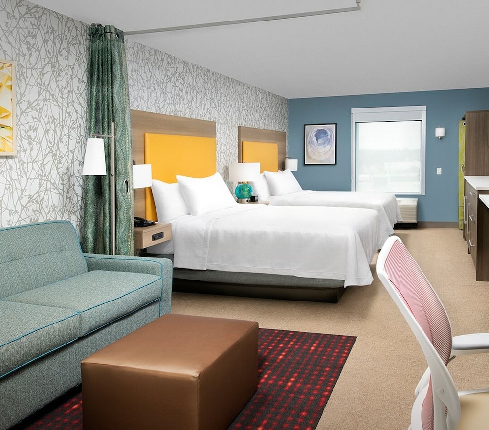 Studio, 2 Queen Beds, Accessible (Mobility & Hearing, Roll-in Shower) photo 2