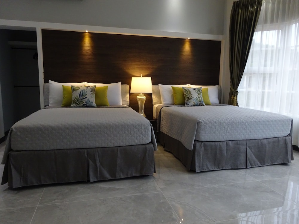 Deluxe Quadruple Room photo 2