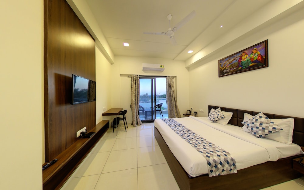 Luxury Room, Balcony - Photo 4