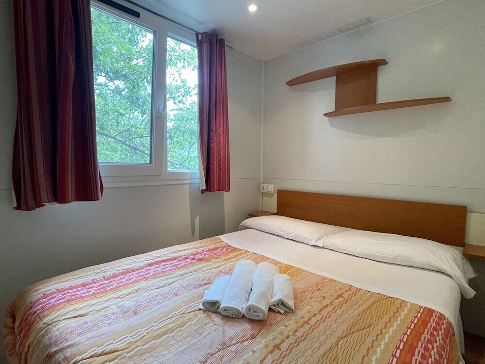 Mobile Home photo 3