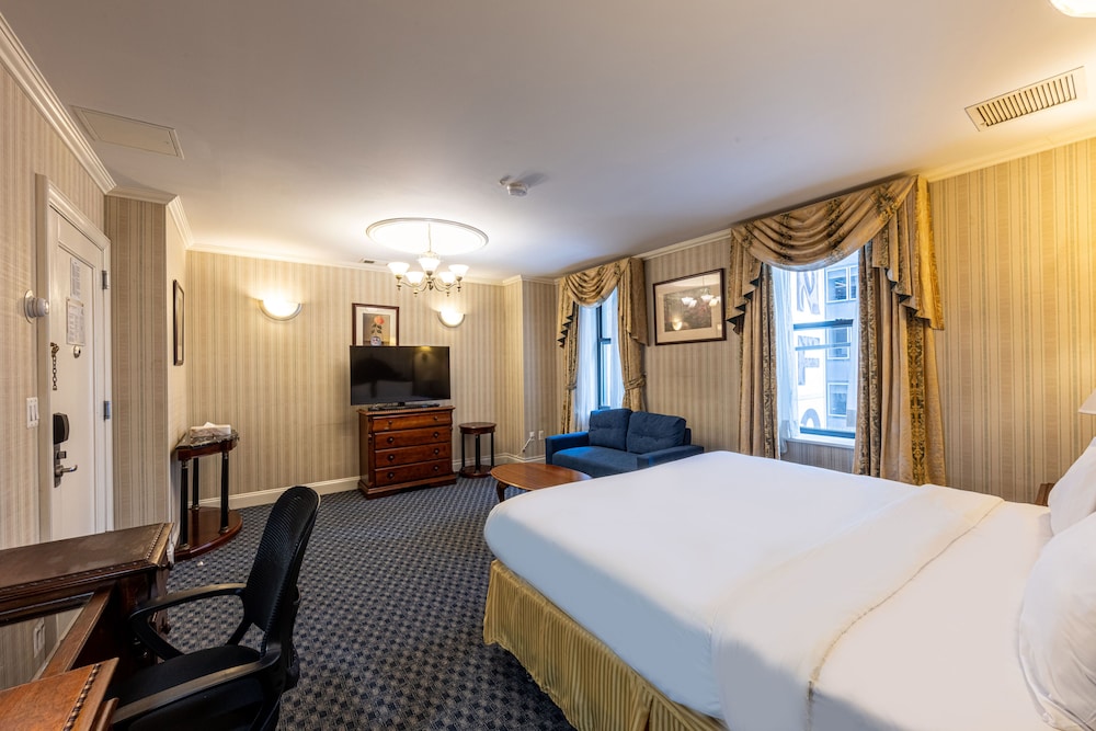 High Floor, City View, 1 King Bed